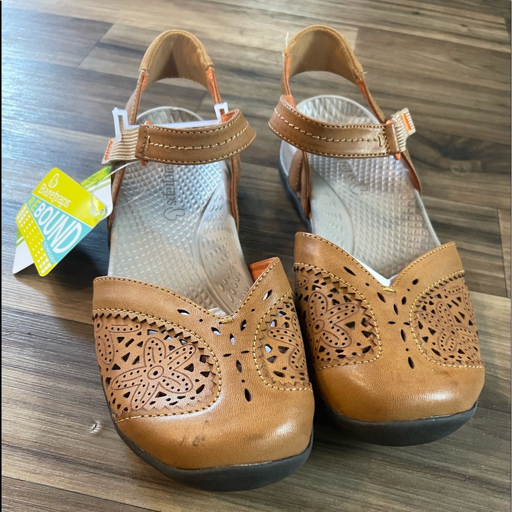 NWT BARETRAPS FOLEY WOMEN’S SANDALS SIZE 8M